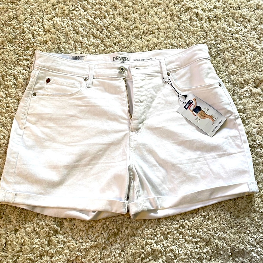 Woman’s Denizen white denim size 16/17 high-rise shorts